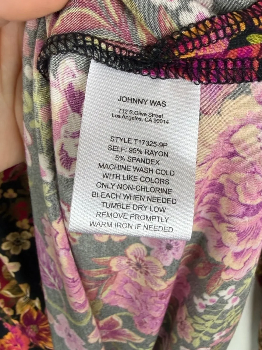 Johnny Was Janie Favorite Top Burgundy Butterfly Floral NWT R$229 Size Small